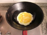 蒜苔鸡蛋炒米饭的做法第3步图示